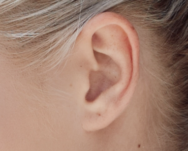 Dit middeltje uit je keuken is de enige juiste manier om je oorsmeer te verwijderen